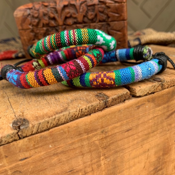🎉HP🎉✨WOVEN TRIBAL BOHO FRIENDSHIP BRACELET✨ - Picture 1 of 7